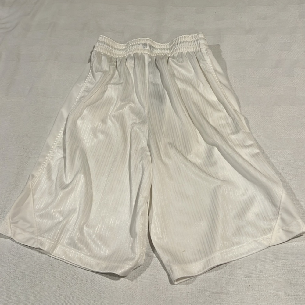 Nike white shorts - Picture 4 of 8